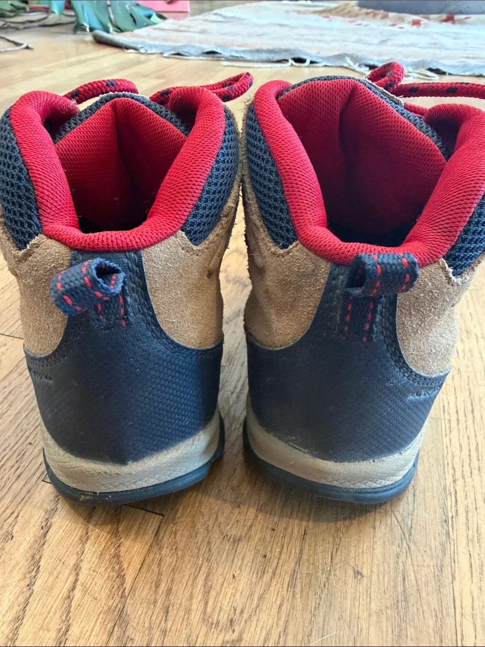Boys Newton Ridge Suede Hiking Boot - size 3